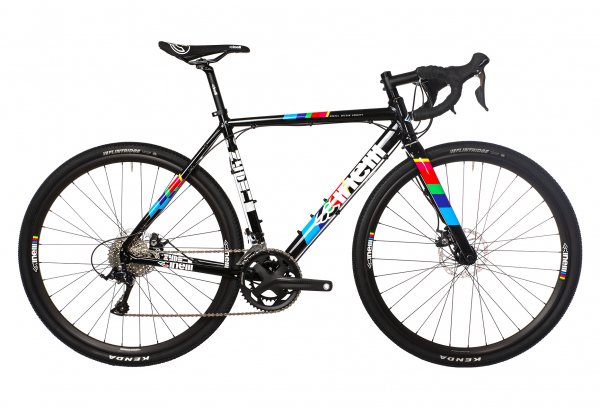 CINELLI-ZYDECO-LALA-GRAVEL-BIKE-SHIMANO-SORA-9S-700-MM-SCHWARZ.jpg CINELLI ZYDECO LALA SCHWARZ – Bild 1