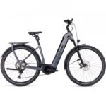 CUBE KATHMANDU HYBRID SLT 750